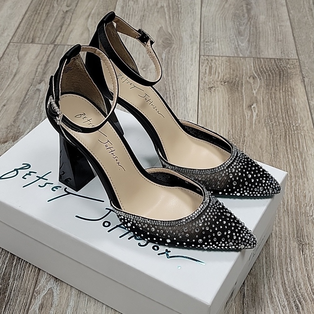 Betsey Johnson Size 6 Black Viola Heels NIB